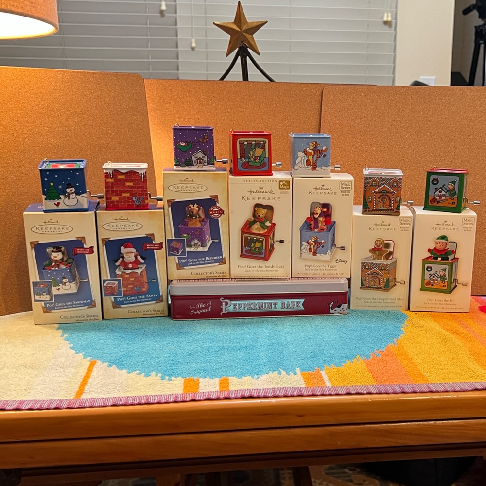 Series: Set of Hallmark “Pop Goes” 2003-2009 - Picture 2 of 14